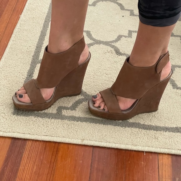 Vince Camuto wedges - Picture 6 of 6